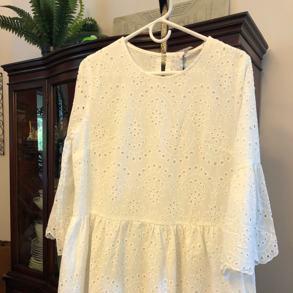 WHITE EYELET DRESS - Picture 5 of 9